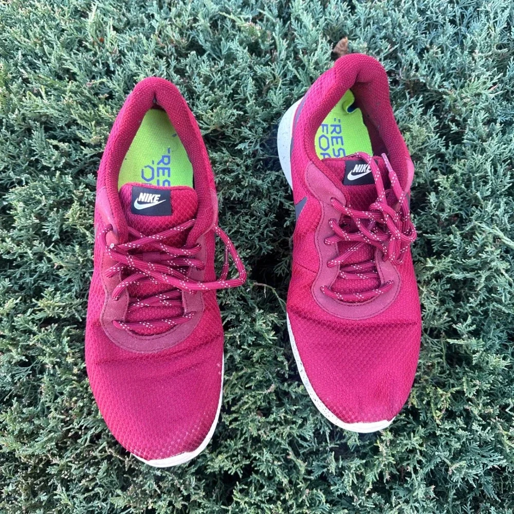 Nike‎ Tanjun Men's Athletic Sneakers Size 11.5 Team Red